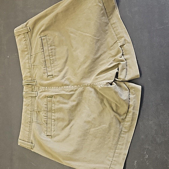 Old Navy Perfect Shorts - Picture 3 of 3